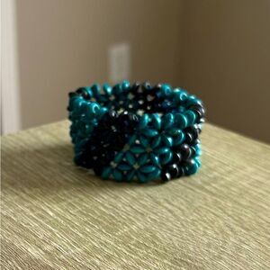 NWOT … Black & Teal Stretchy Wooden Bracelet